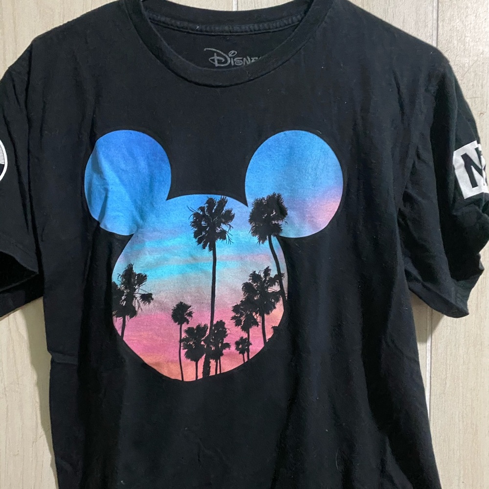 Black tee